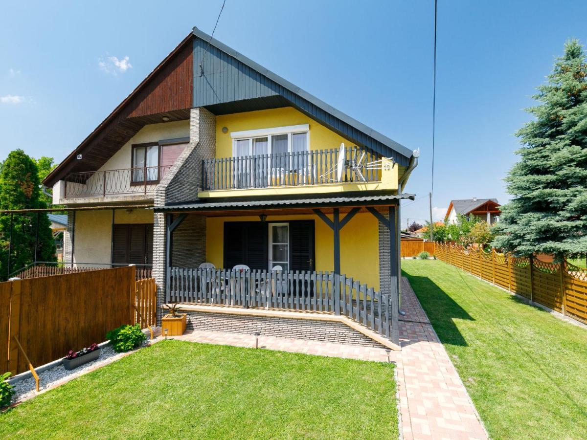 Holiday Home Hibiscus Balatonkeresztúr Exterior foto
