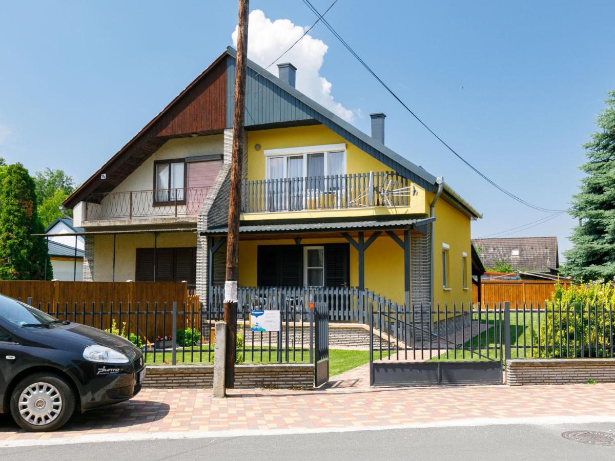 Holiday Home Hibiscus Balatonkeresztúr Exterior foto
