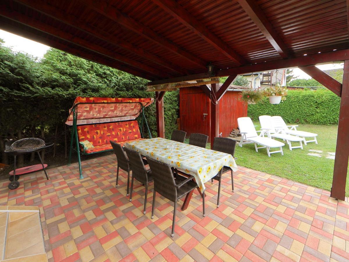 Holiday Home Hibiscus Balatonkeresztúr Exterior foto