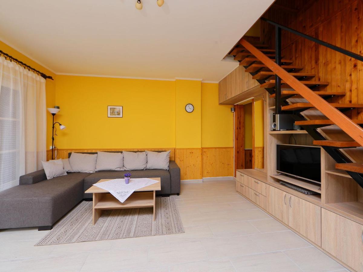 Holiday Home Hibiscus Balatonkeresztúr Exterior foto